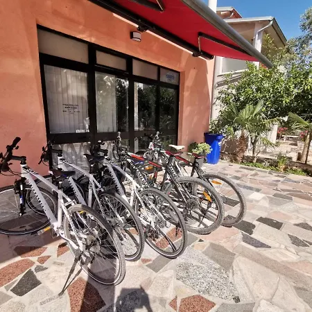 Charming House On The And Deluxe * Pula