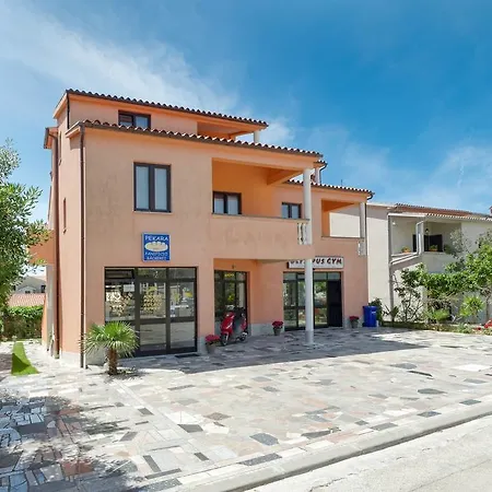 Daire Charming House On The And Deluxe *