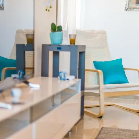 Apartman Charming House On The And Deluxe