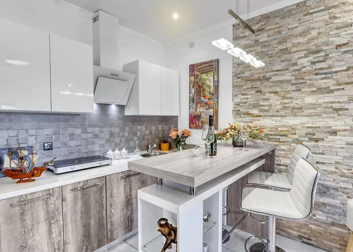 Charming House On The And Deluxe *