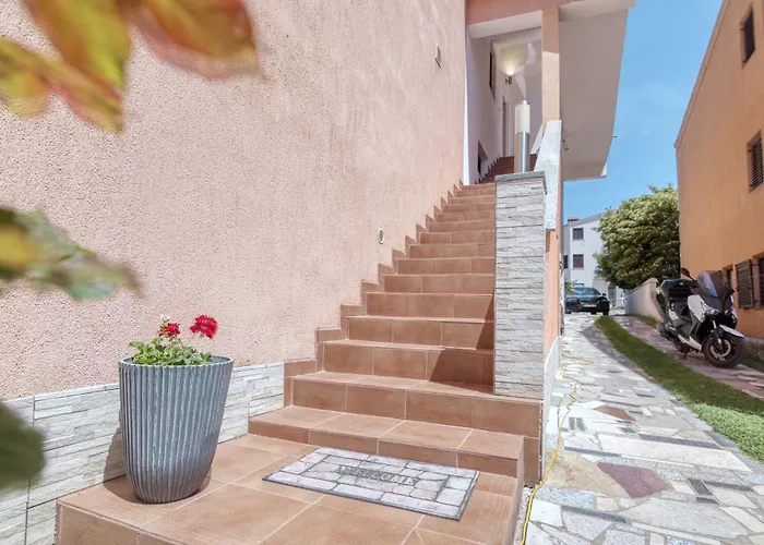 Charming House On The And Deluxe 아파트 풀라