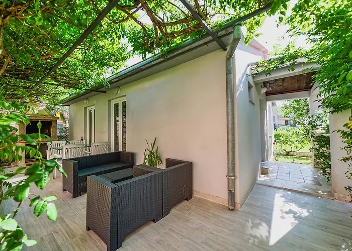 Charming House On The And Deluxe Lejlighed Pula