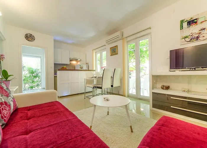 Charming House On The And Deluxe 아파트