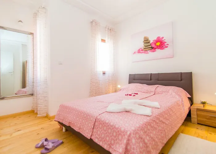 Charming House On The And Deluxe