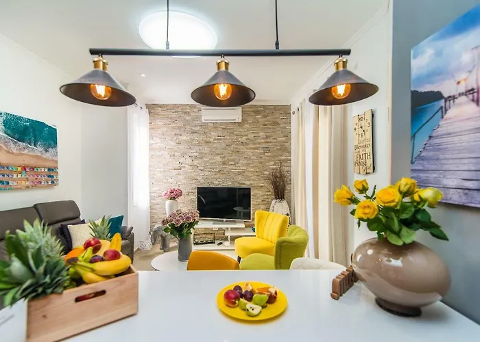 아파트 Charming House On The And Deluxe