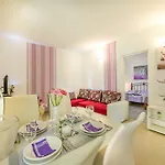 Charming House On The And Deluxe *