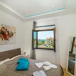Charming House On The And Deluxe *
