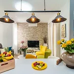 Appartement Charming House On The And Deluxe
