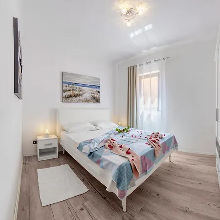 Apartament Charming House On The And Deluxe *