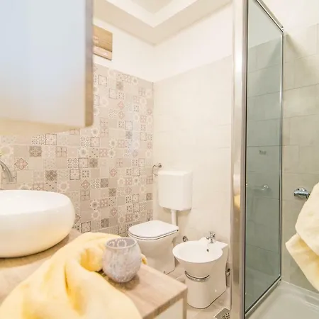 Charming House On The And Deluxe *