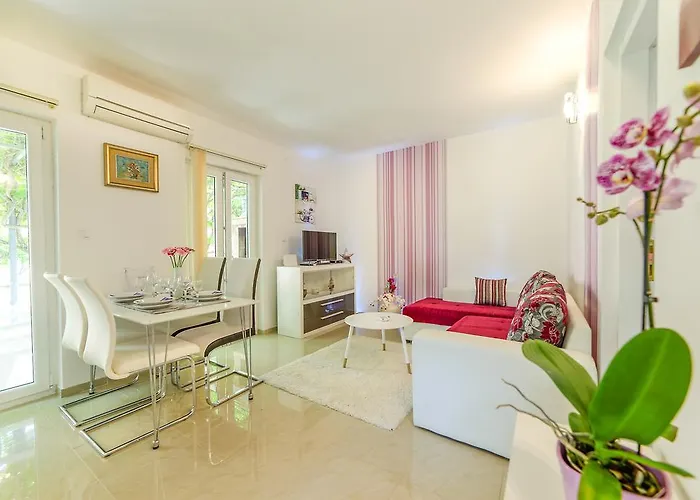 Charming House On The And Deluxe Apartamento Pula