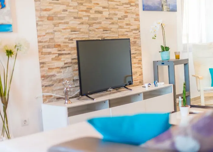 Charming House On The And Deluxe Apartamento Pula