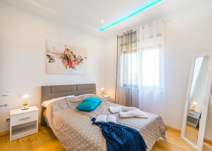 Charming House On The And Deluxe Pula
